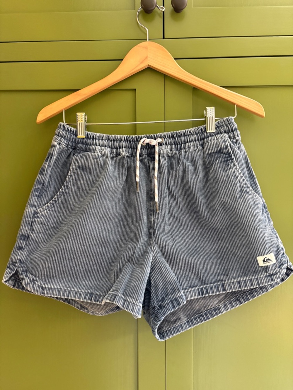 Quicksilver corduroy shorts size M